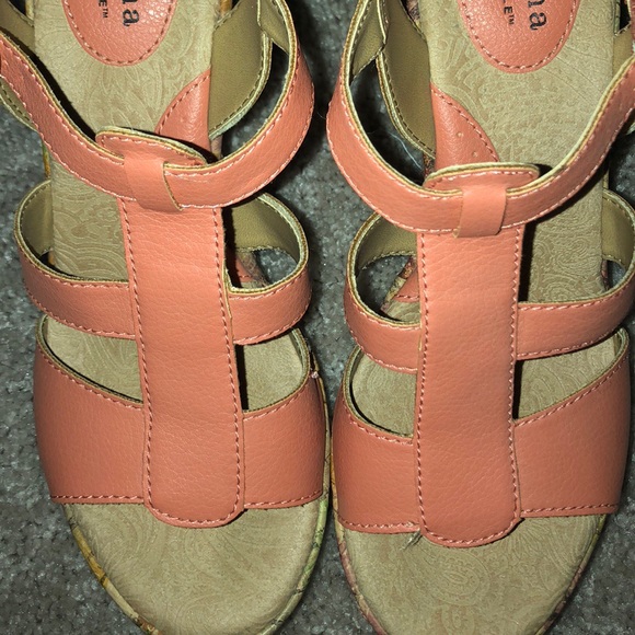 Peachy Pink Wedges! - Picture 4 of 7